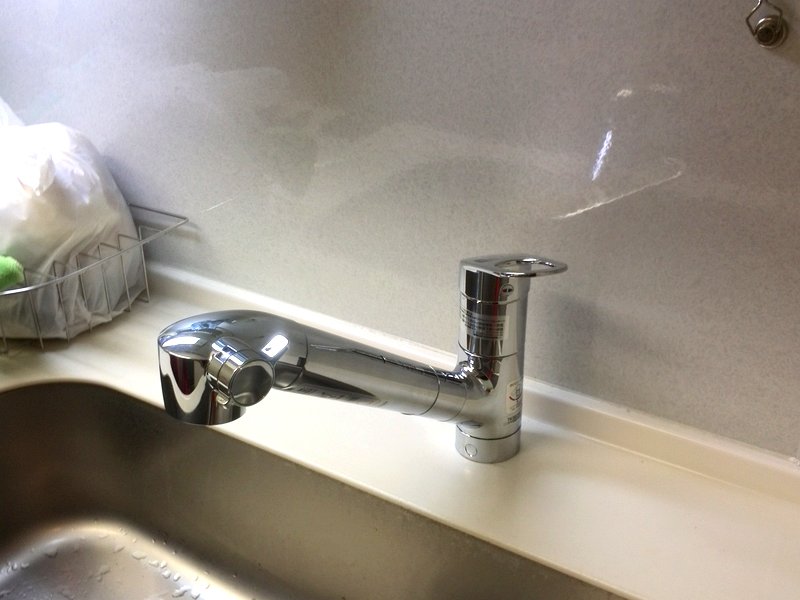 交換後のキッチン水栓（桜区のマンション）