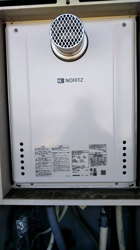 交換後の給湯器（南浦和のマンション）