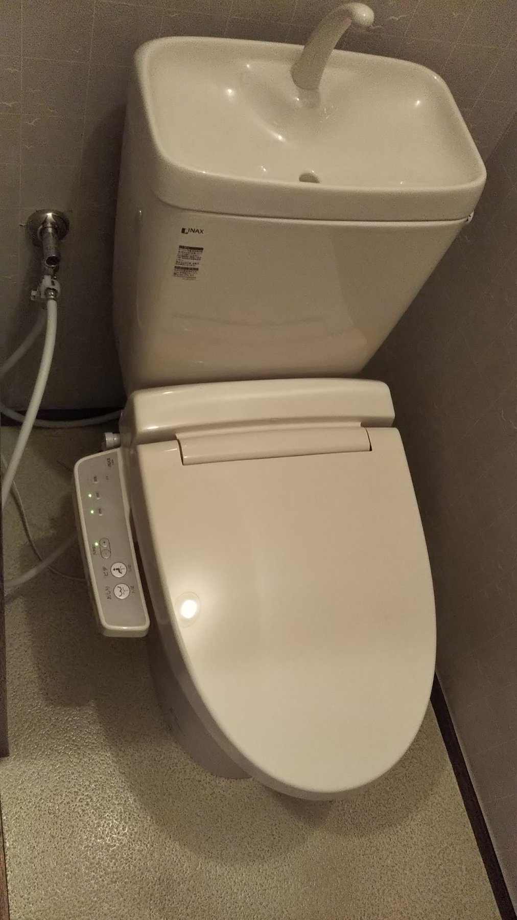 トイレ設備の施工写真