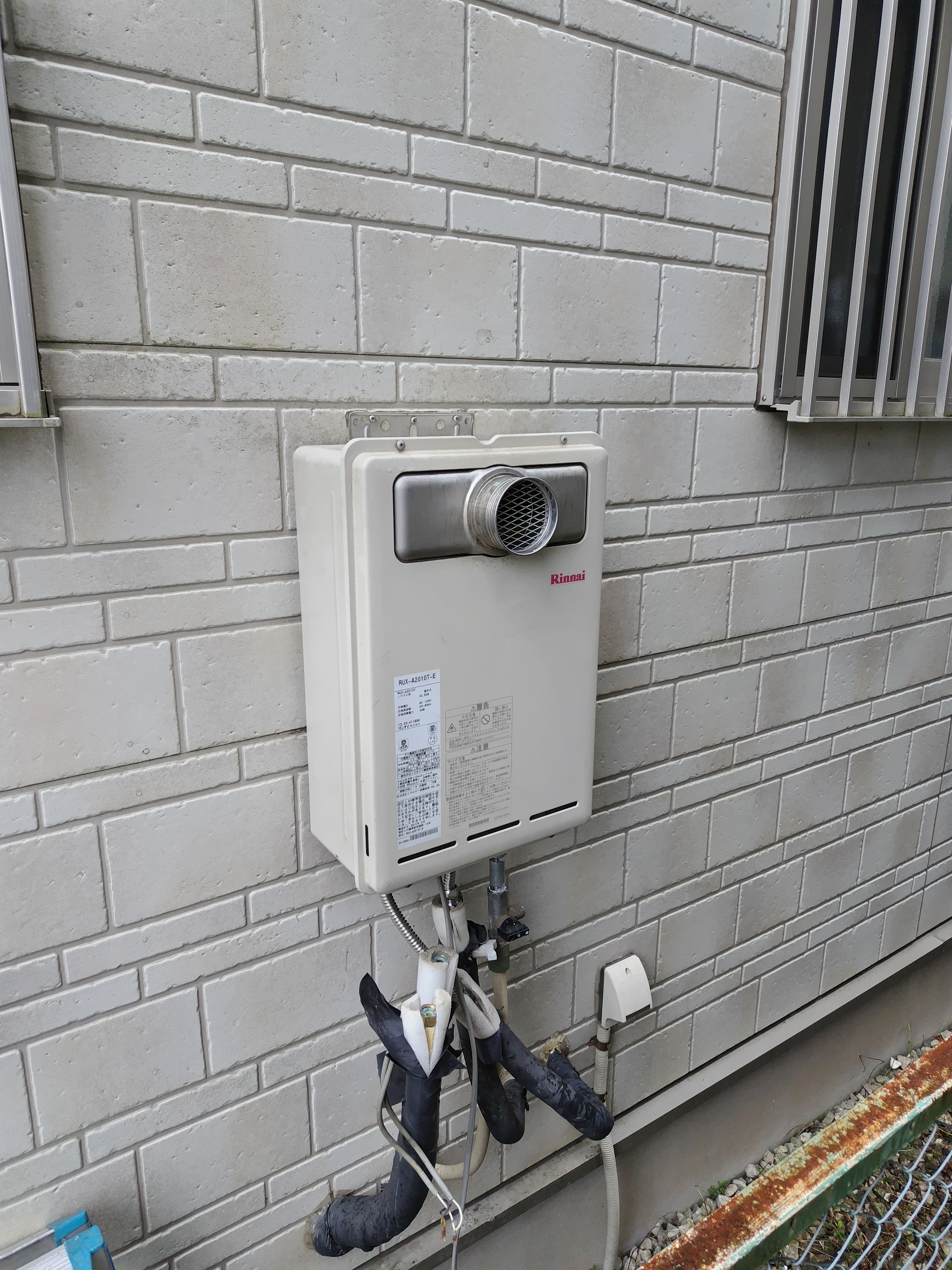 既設機器はリンナイ　RUFでしたが画像は仮設